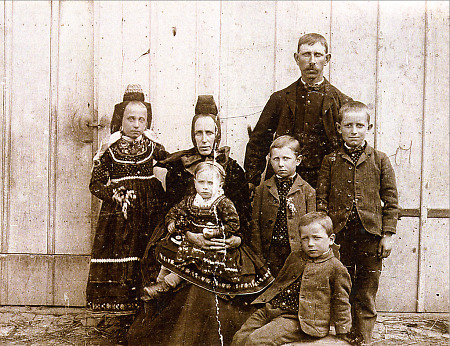 Familie eines Landwirts aus Kirchvers, um 1912/13