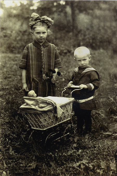 Geschwister aus Queckborn, um 1925?