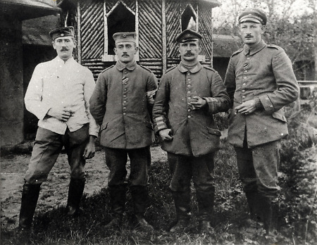 Vier Männer aus Queckborn als Soldaten während des Ersten Weltkriegs, 1914-1918