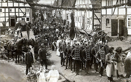 Umzug beim Schützenfest in Wetterburg, 1927