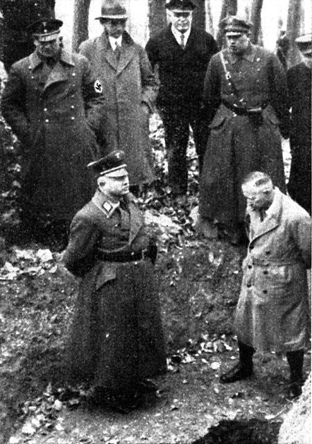 Reichsstatthalter Sprenger bei Besichtigung einer Ausgrabung, 1933-1934