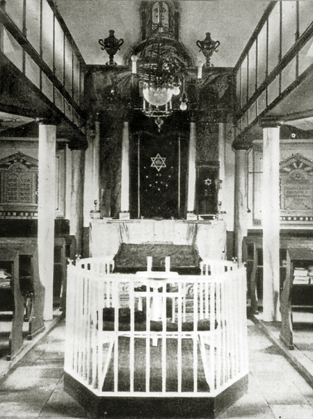 Das Innere der Synagoge in Lampertheim, um 1926?