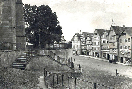 Der Marktplatz in Homberg (Efze) mit Wasserstelle, um 1925?