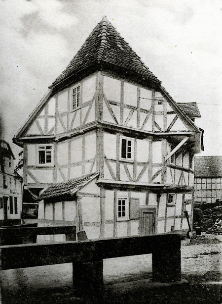Die Ostecke des Hospitals in Gudensberg, 1890-1900