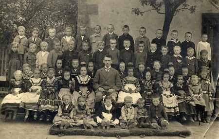 Schulklasse in Roth, 1919