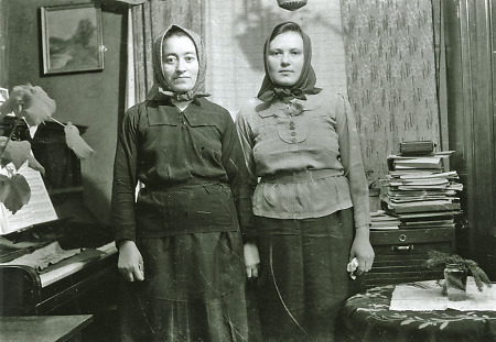 Zwei ukrainische Zwangsarbeiterinnen in Marburg, 1942
