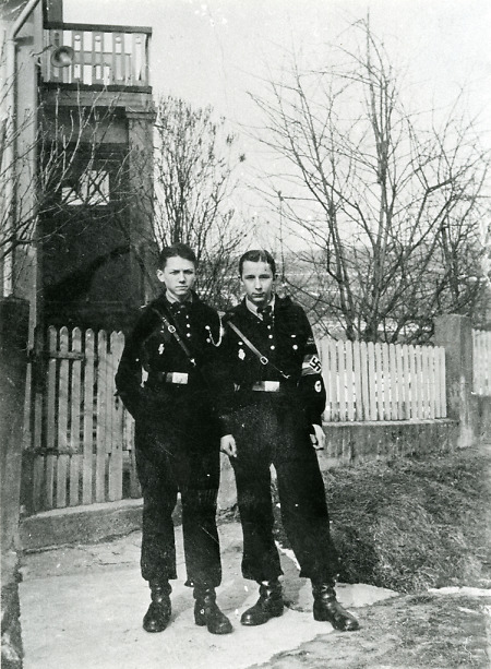 Zwei Hitlerjungen aus Niederaula, 1939-1940