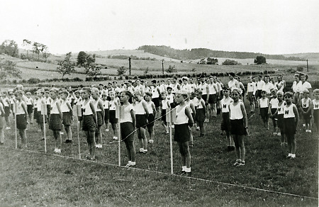 Bundesjugendspiele am Sportplatz in Niederaula, um 1953