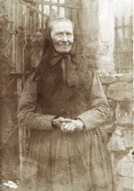 Arme Frau aus Hattenbach, um 1920