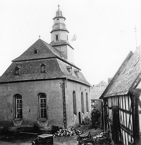 Rückansicht der Oberroßbacher Kirche, 1956