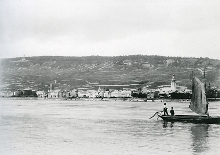 Flusslandschaft bei Rüdesheim, um 1900