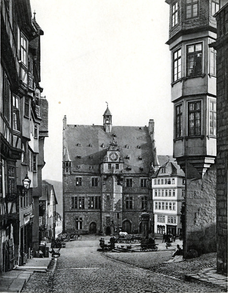 Der Marktplatz in Marburg, um 1880