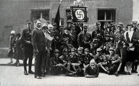 Frankfurter NSDAP- und SA-Mitglieder auf dem Reichsparteitag in Nürnberg, 1927