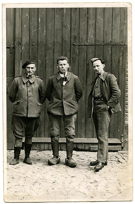 Drei Männer in Büdesheim, um 1941