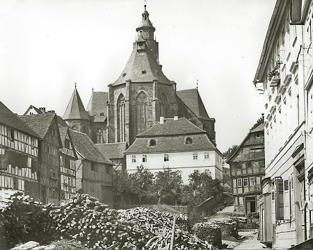 Der Untermarkt und der Chor der Frankenberger Liebfrauenkirche, 1865-1871