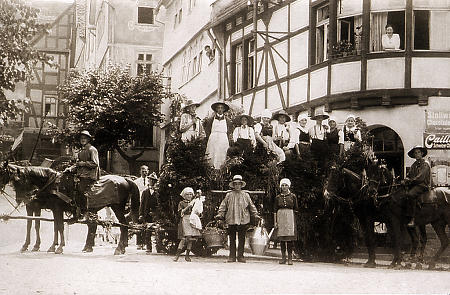 Trachtengruppe beim Landwirtschaftlichen Fest in Frankenberg, 1920er Jahre