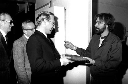 Wiesbadener Oberbürgermeister Oschatz mit befreiten Geiseln aus dem Iran, 1. Januar 1981