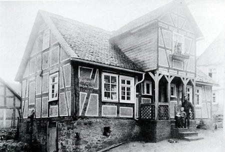 Buchbinder-Haus in Battenberg, um 1910-1911