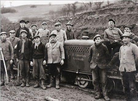 Arbeiter der Firma Friedrich Fisseler in Korbach bei Erdarbeiten, 1920er Jahre