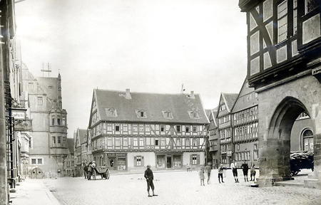 Der Marktplatz in Alsfeld, um 1900