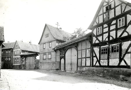 Hof in Großen-Linden, um 1900