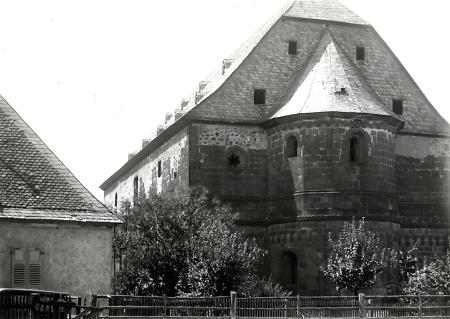 Die Johanniterkommende in Niederweisel von Osten, um 1935