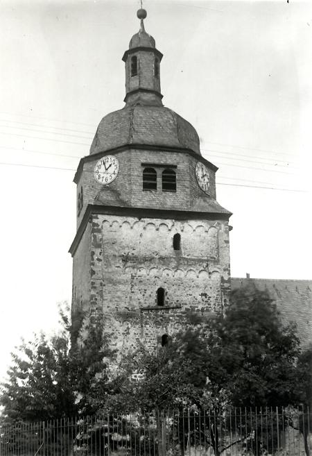 Die Kirche in Niederweisel, um 1935