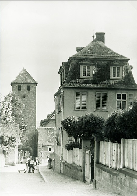 Stadtturm und Stadtkrankenhaus von Gelnhausen, um 1939