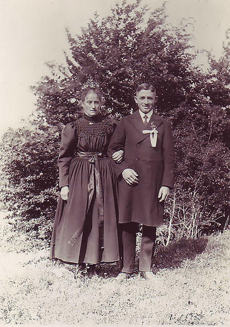 Hochzeitspaar aus Machtlos, Mai 1929
