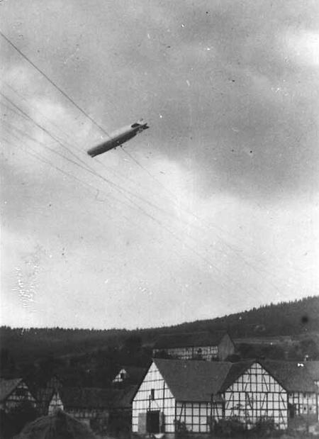 Luftschiff über Machtlos, 1936