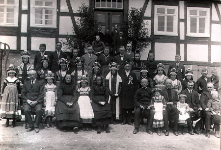 Hochzeit in Oberrosphe, um 1930