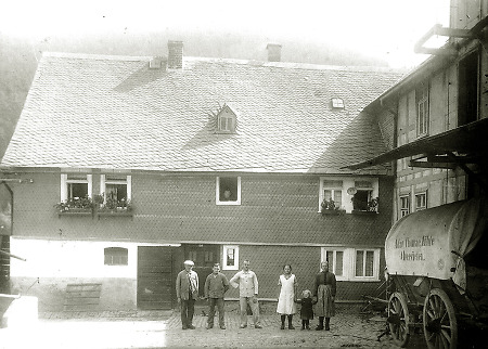 Die Müllerfamilie der Mühle in Oberdieten, um 1930