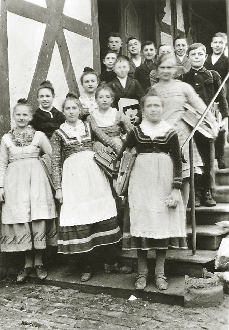 Letzter Schultag in Hachborn, 1929