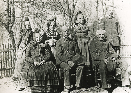Familie aus Hachborn, um 1910