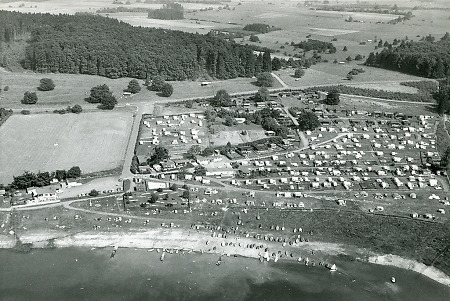 Die Wohnwagen- und Wochenendsiedlung an der Krombachtalsperre bei Mademühlen, um 1964