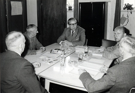 Landrat Dr. Karl Rehrmann und der Gemeindevorstand von Flammersbach, 1960er Jahre