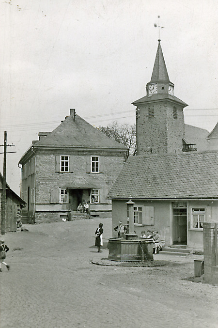 Dorfplatz von Schönbach, um 1965?