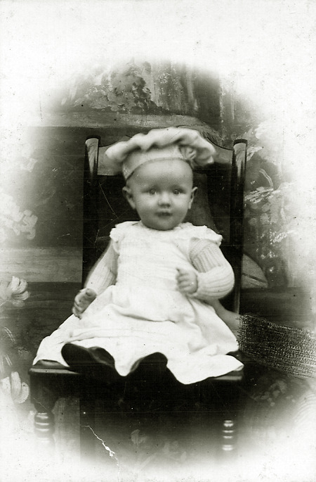 Kleiner Junge aus Burkhardsfelden, 1914