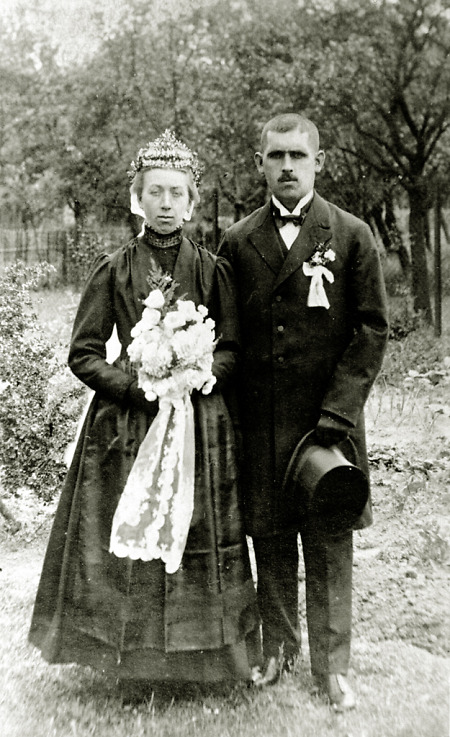 Hochzeitspaar aus Reiskirchen, Mai 1921