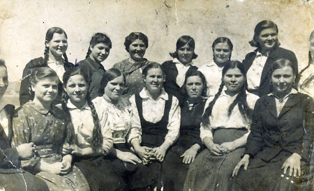 Ukrainische und russische Zwangsarbeiterinnen in Stadtallendorf, 1943-1945