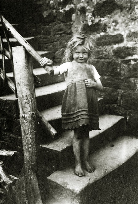 Kleines Mädchen aus Hammelbach, 1907