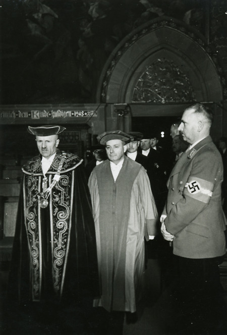 Einzug des Lehrkörpers in die Aula bei der Behring-Feier der Universität Marburg, 1940