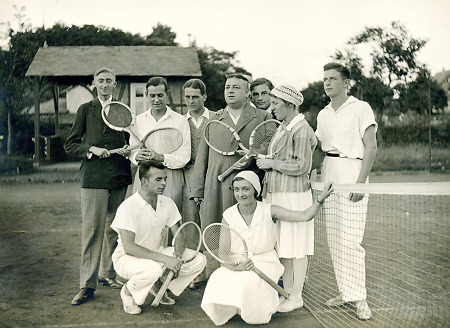 Tennisspielerinnen und -spieler in Marburg, 1932