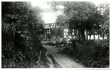 Bauernhof in Hartenrod, um 1913