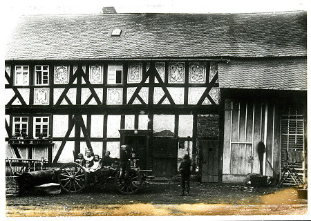 Bauernhof in Wommelshausen, um 1905