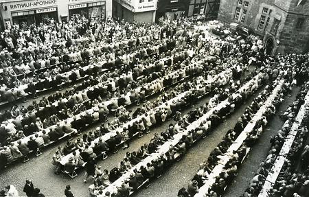 Marktfrühschoppen in Marburg, 1952
