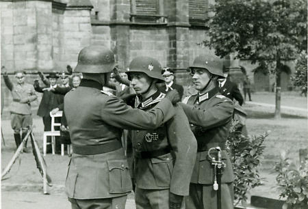 Überreichung des Ritterkreuzes, 1944