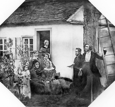 Justus von Liebig mit Familie in einem Garten in Gießen, 1844