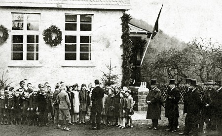 Einweihung der Volksschule in Guntersdorf, 1926