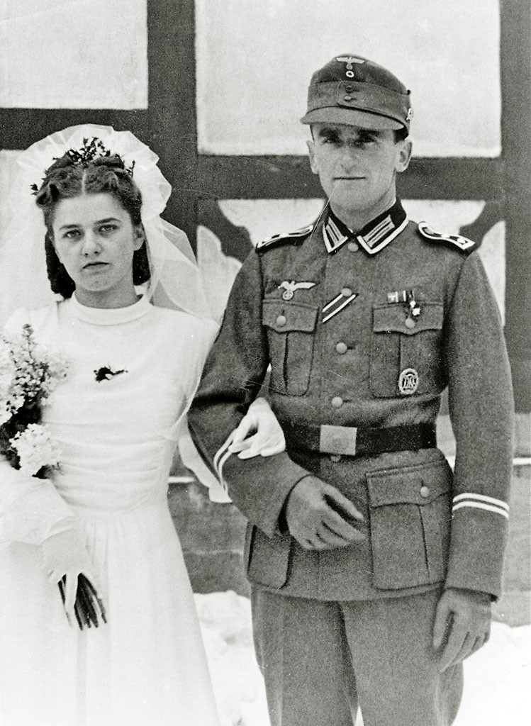 Brautpaar aus Hachborn bei einer Kriegshochzeit, 1939-1945